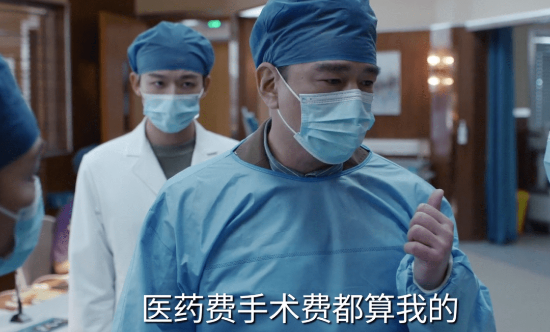 他得知消息匆匆赶来,医生尝试拨通了罗海涛的电话,再耽误下去就会多