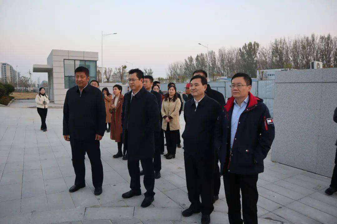 滨州医学院院长黄飞一行来我院考察交流_发展_教学_王晓东