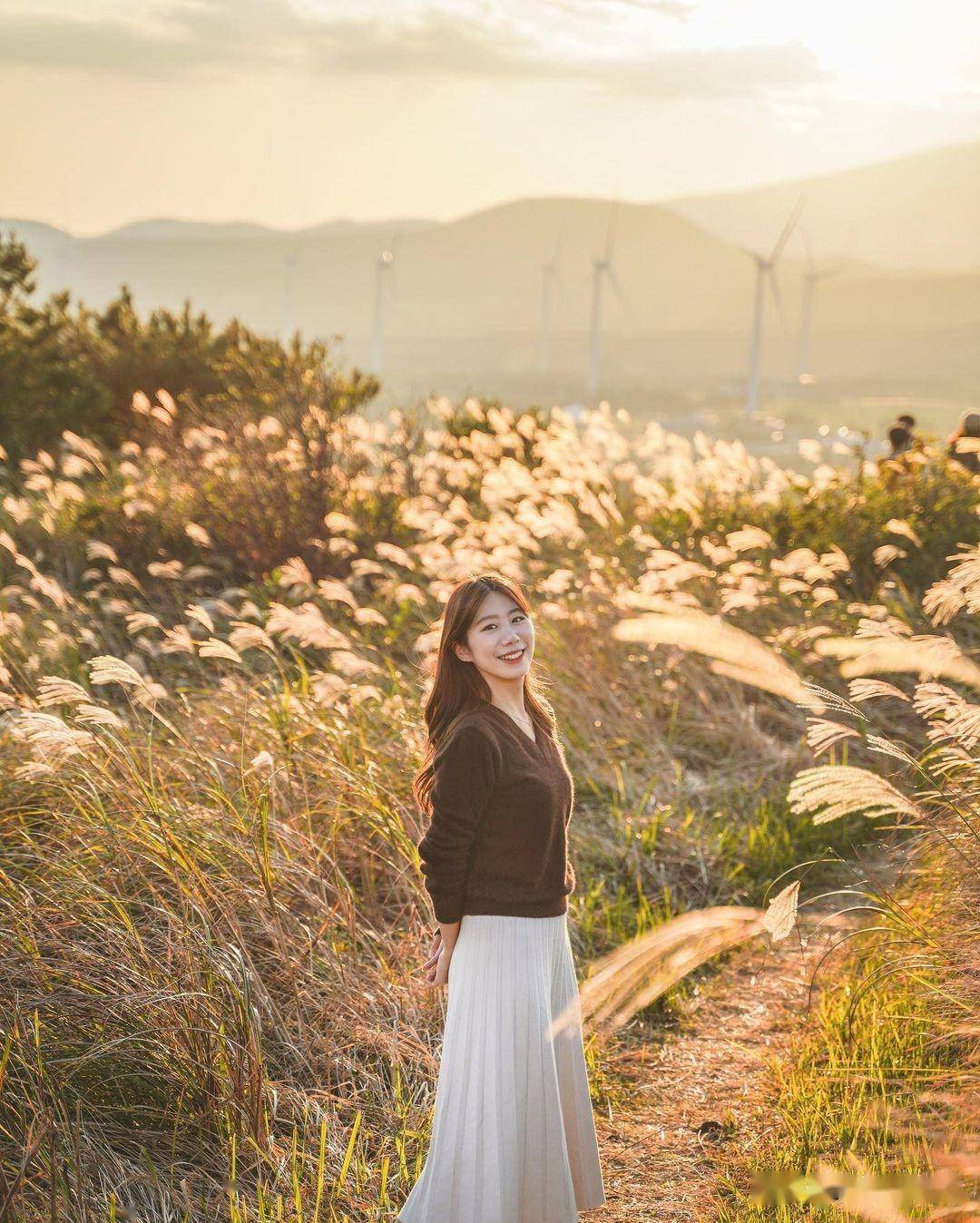 芦苇人像照片,手机摄影技巧6个,必须学一下_道具_小路_思路