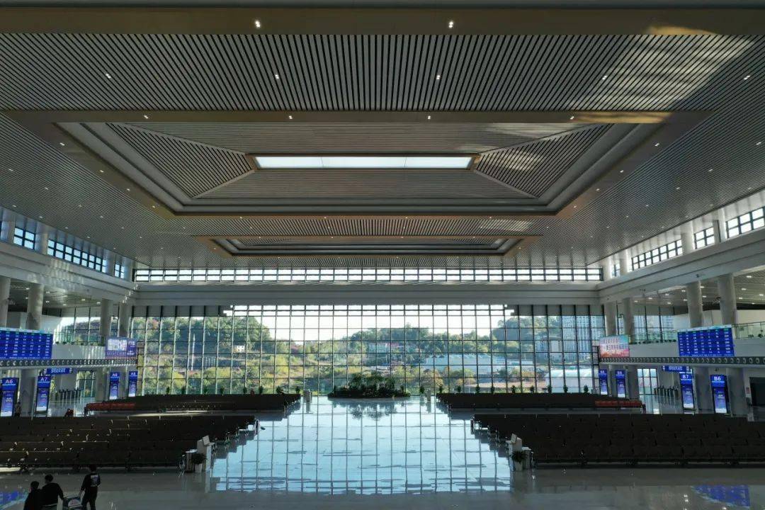 邵阳市所辖洞口,隆回,邵东,新邵,邵阳县等8个县市区,已融入全国高铁网