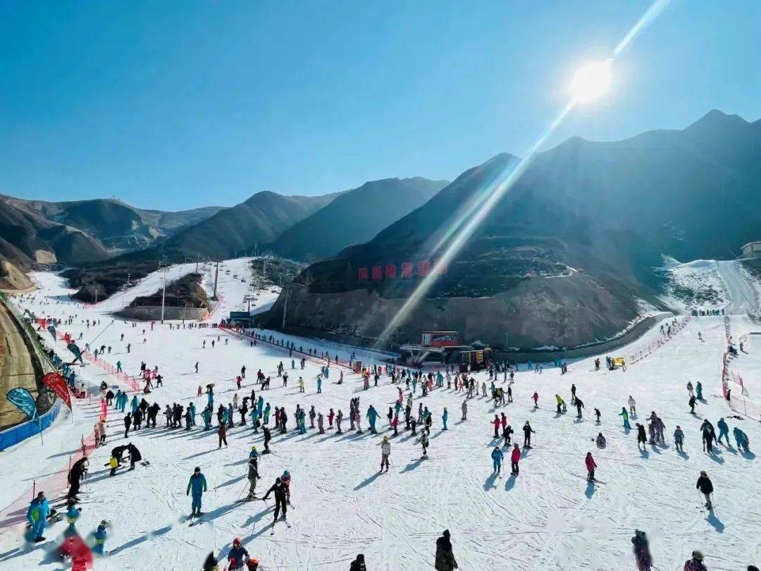北京凤凰岭滑雪场门票图片