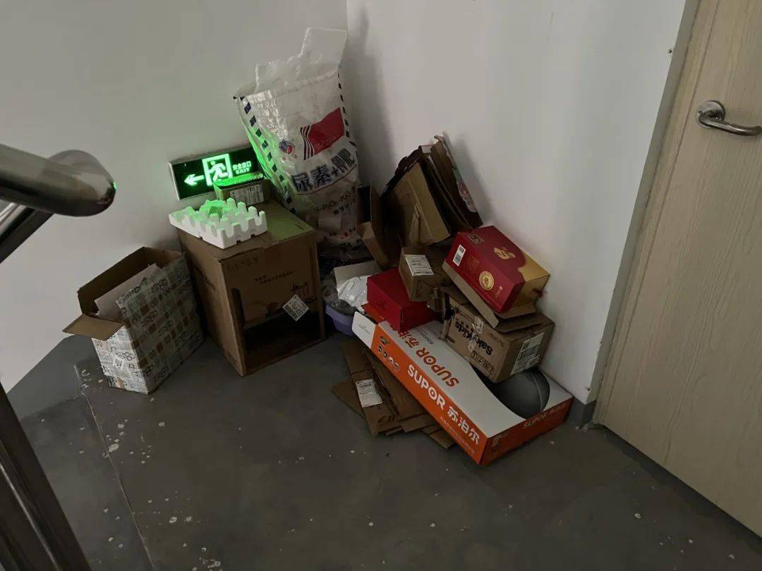 保利物业在河北|来自楼道君的一封信_杂物间_业主_衣装
