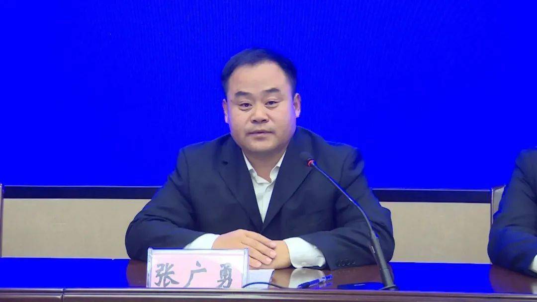 广饶县张守凤家庭农场有限公司总经理魏 鹏 李鹊镇党委组织委员张广勇