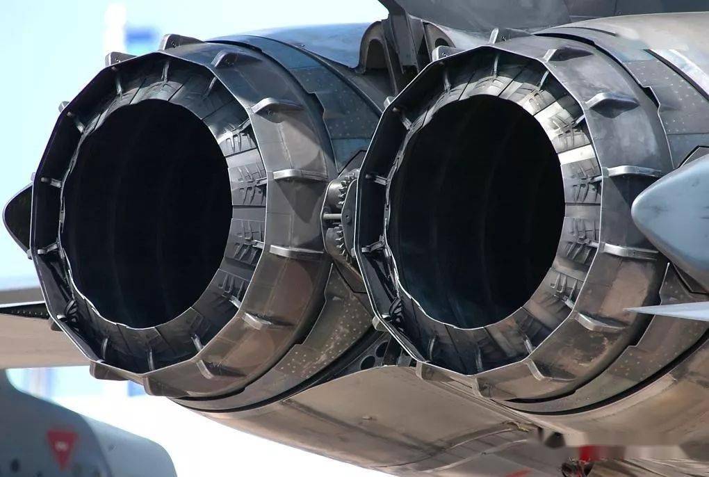 "狂风"战斗攻击机的心脏:独特的三转子发动机_欧洲战斗机_英国_设计