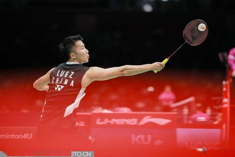 中国羽毛球大师赛| 陆光祖2比0战胜泰国选手王高伦晋级16强_首轮比赛
