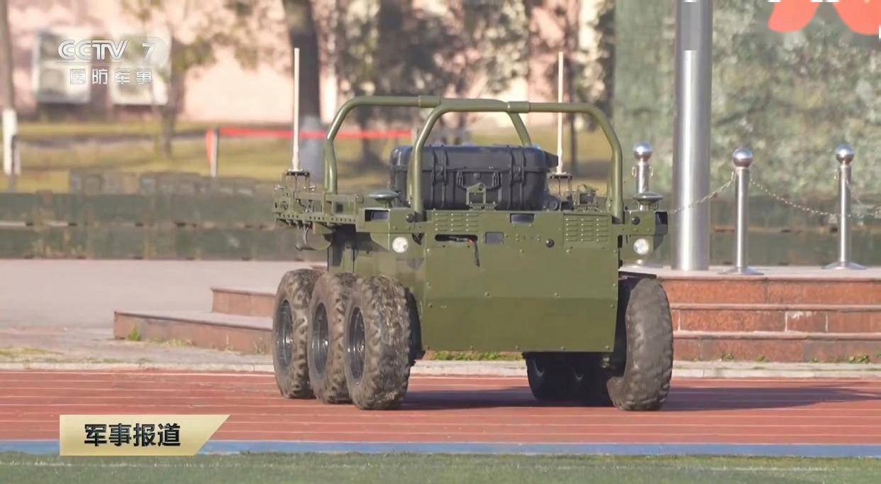 我军未来大量装备无人输送车,为最后一公里,战场毛细血管疏通器_物资
