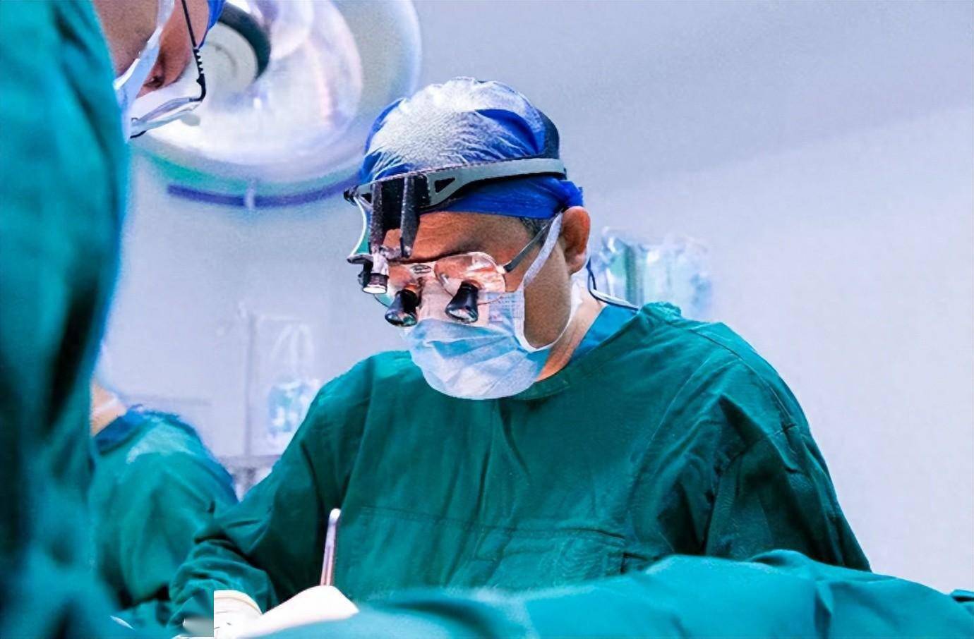 帮助250位"换心人"重启人生,郑州一心脏病专家获评"中国好医生"_杨斌