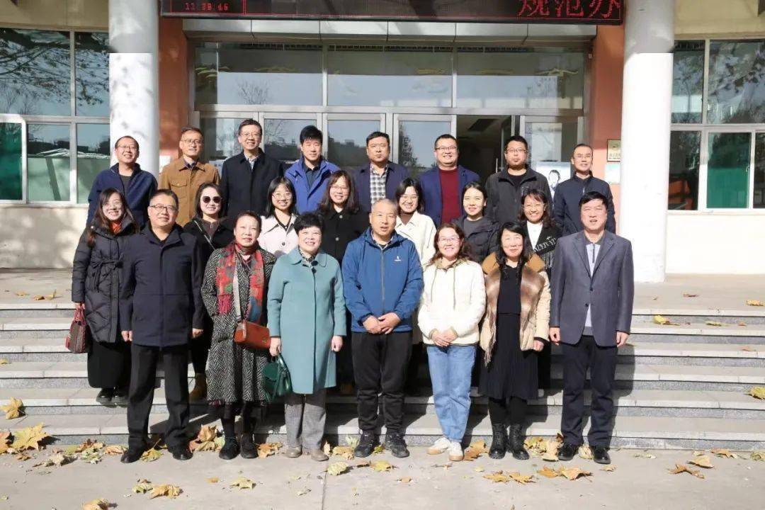 【阳泉一中】阳泉一中2023年退休教师座谈会_发展_传承_梁静