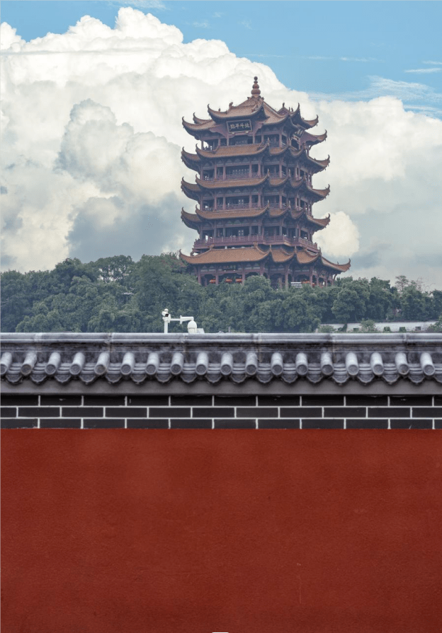 从司门口黄鹤楼地铁站c口出来映入眼帘的便是红墙青瓦爆火故宫同款