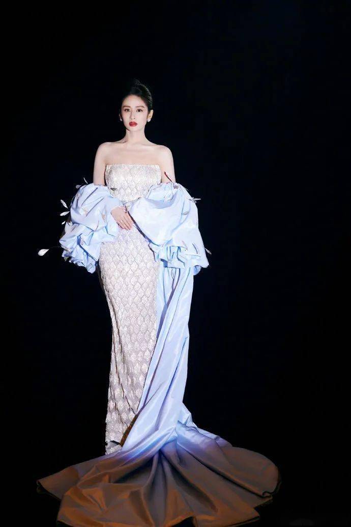 杨洋王楚然利用狗仔?陈晓没红毯?颖儿卖惨礼服?