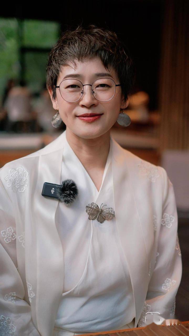 专访丨王子怡:让中国传统色成为新时尚