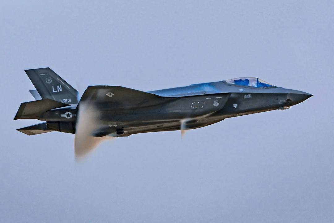 f-35a戰鬥機高速通場產生連續激波08太湖啥個 | xf200mmf2 r lm ois