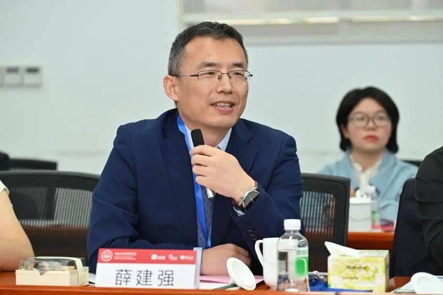 管理学院成立大湾区科技成果孵化培育校友理事会_工作