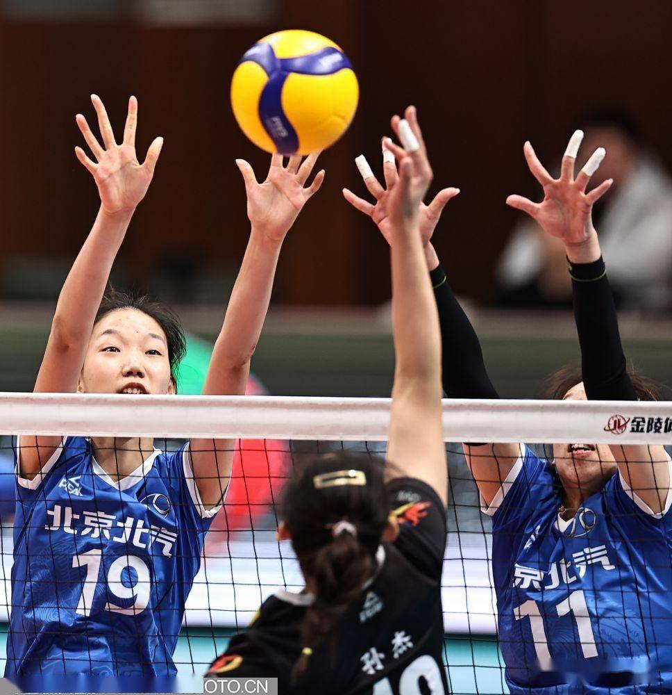 女排联赛| 北京北汽零封山东日照钢铁两连胜_拦网_中国_得分