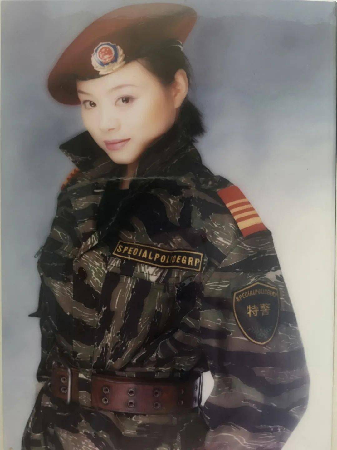 四川总队女子特警队国内外享有盛誉的参军入伍时被选拔进入杨莉从小就