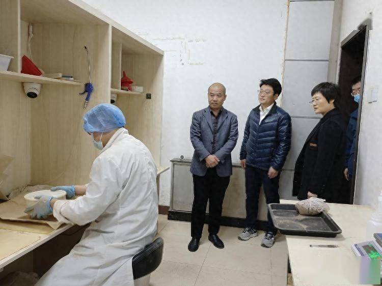 德州市农业农村局农田农机科到山东省地矿局水文二队调研_工作_样品