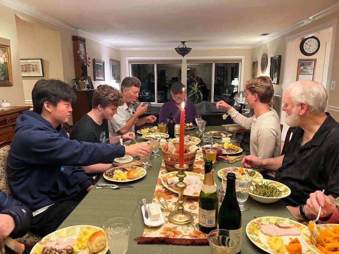 感恩节特辑 | 剑桥美高学子与剑桥工作人员欢乐聚餐,与寄宿家庭共度