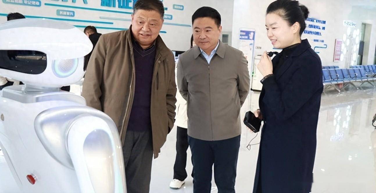 在该区平安建设促进中心,河南法制报总编辑李东红一行重