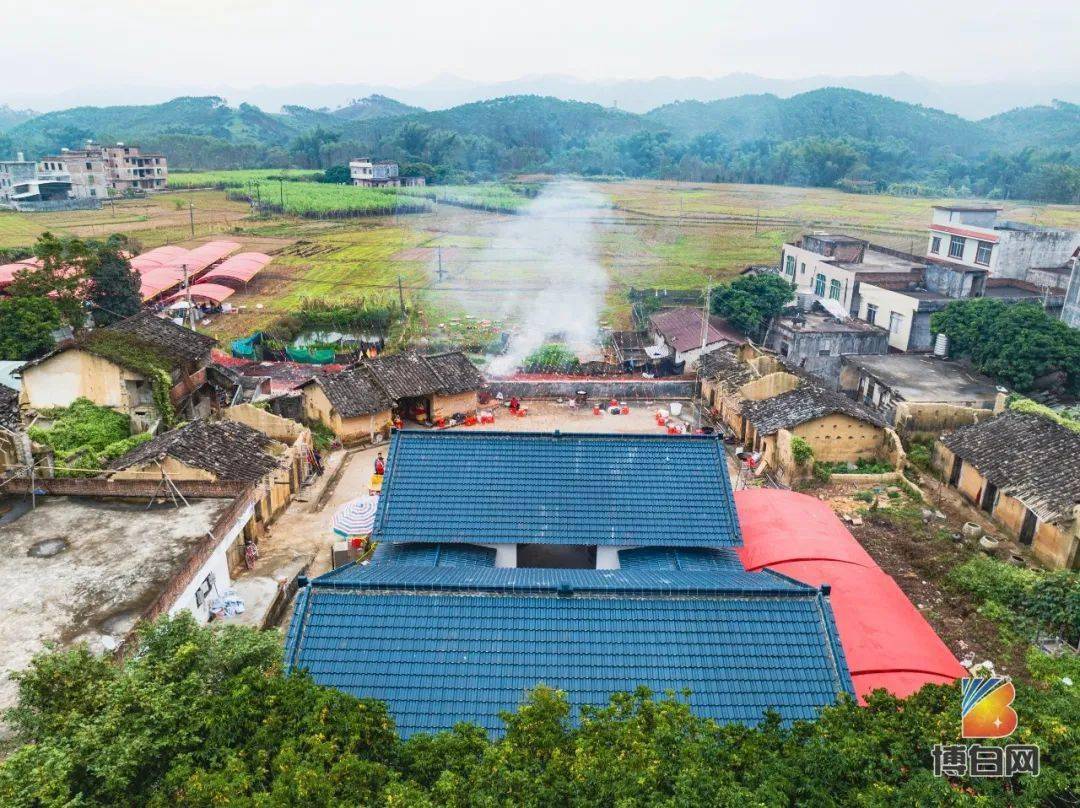 场面热闹如过年,姑姐都回来了……_旺茂镇_排岭_上岭