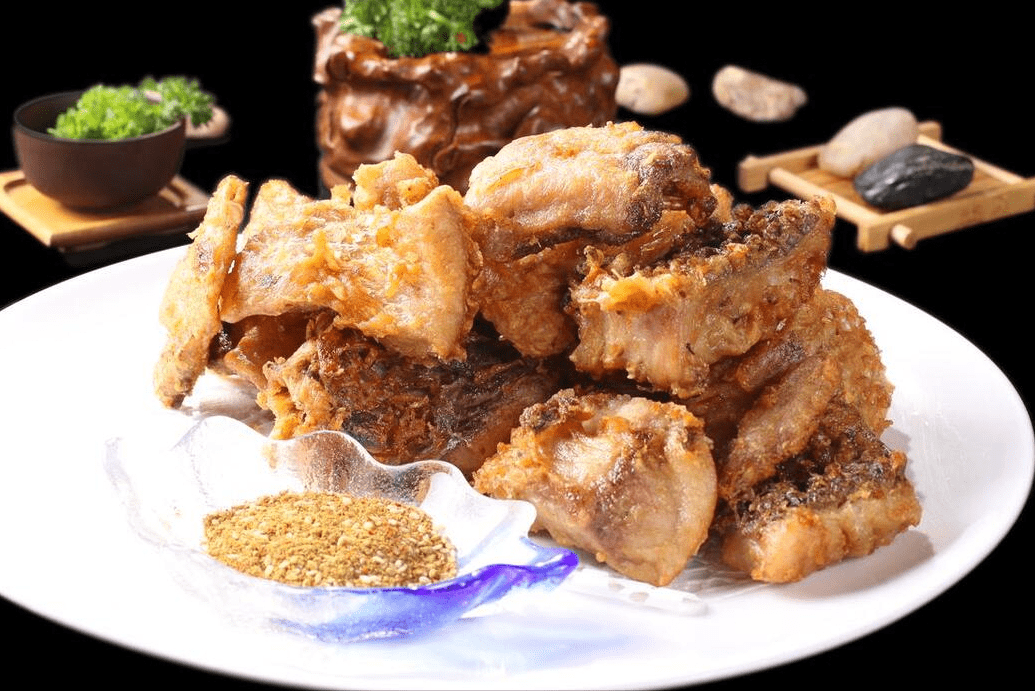 炸鱼块,用面粉用淀粉都是错,教你1招,外酥里嫩,凉了不回软