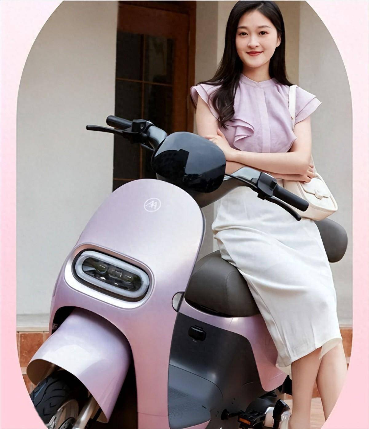 爱玛拉斐mico电动车,吸引无数目光的明星车型,时尚秘诀在哪里?