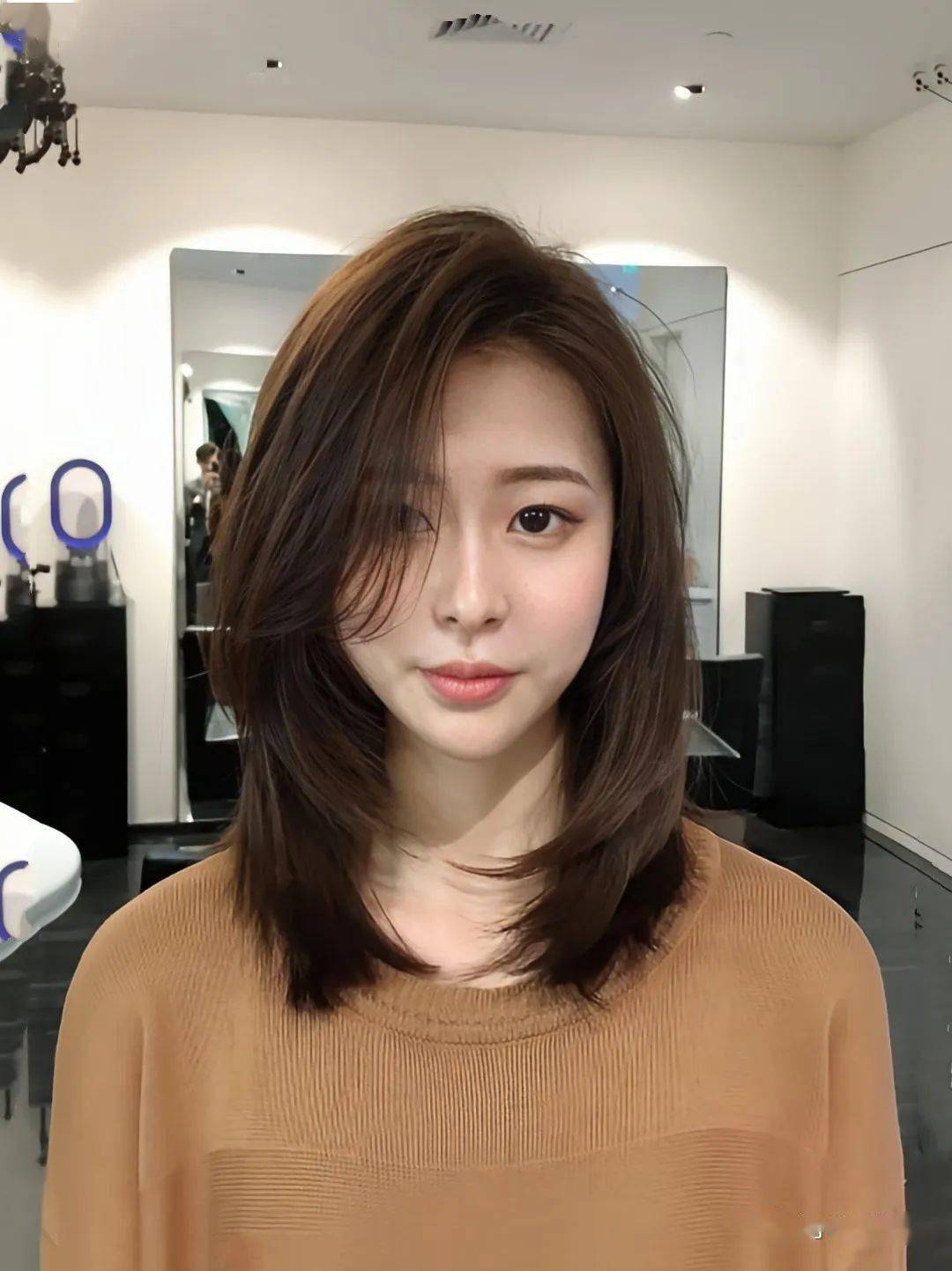 "简约耐看锁骨发."火到2024 !_发型_中国_人类