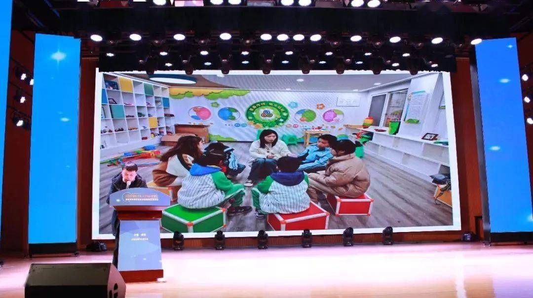 学校的少年儿童带来了精彩纷呈的表演,展示了贵阳市特殊教育融合发展