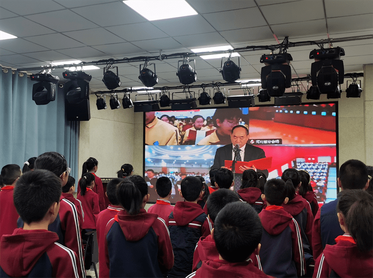 井陉县皆山中学宪法晨读活动井陉矿区贾庄中心小学宪法晨读活动石家庄