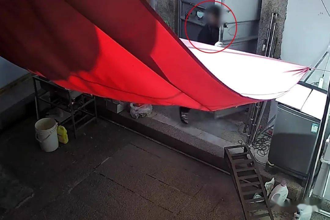 11月29日,普宁市公安局"破小案"专班联合下架山派出所在下架山镇和寮