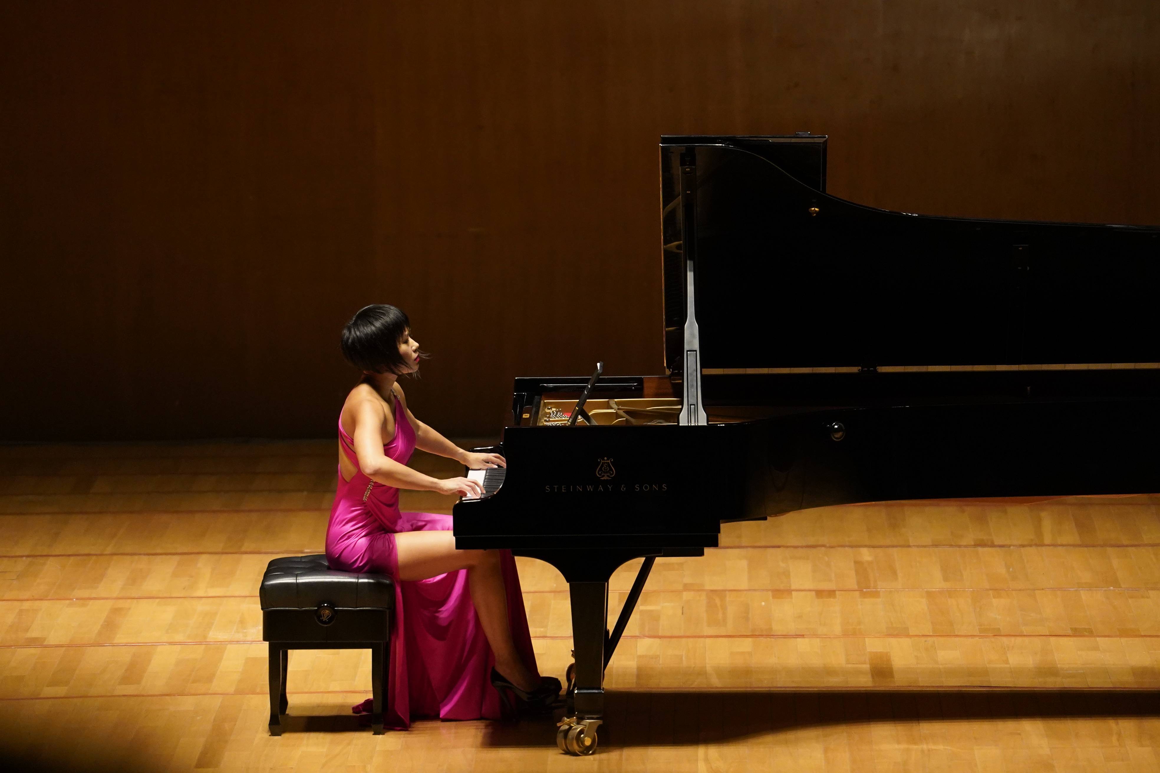 王羽佳以小众曲目单赢得乐迷追捧_作品_音乐会_钢琴