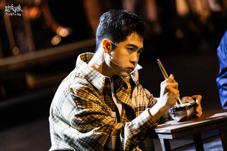 专访杨天翔:从人气配音演员到舞台"问题青年"