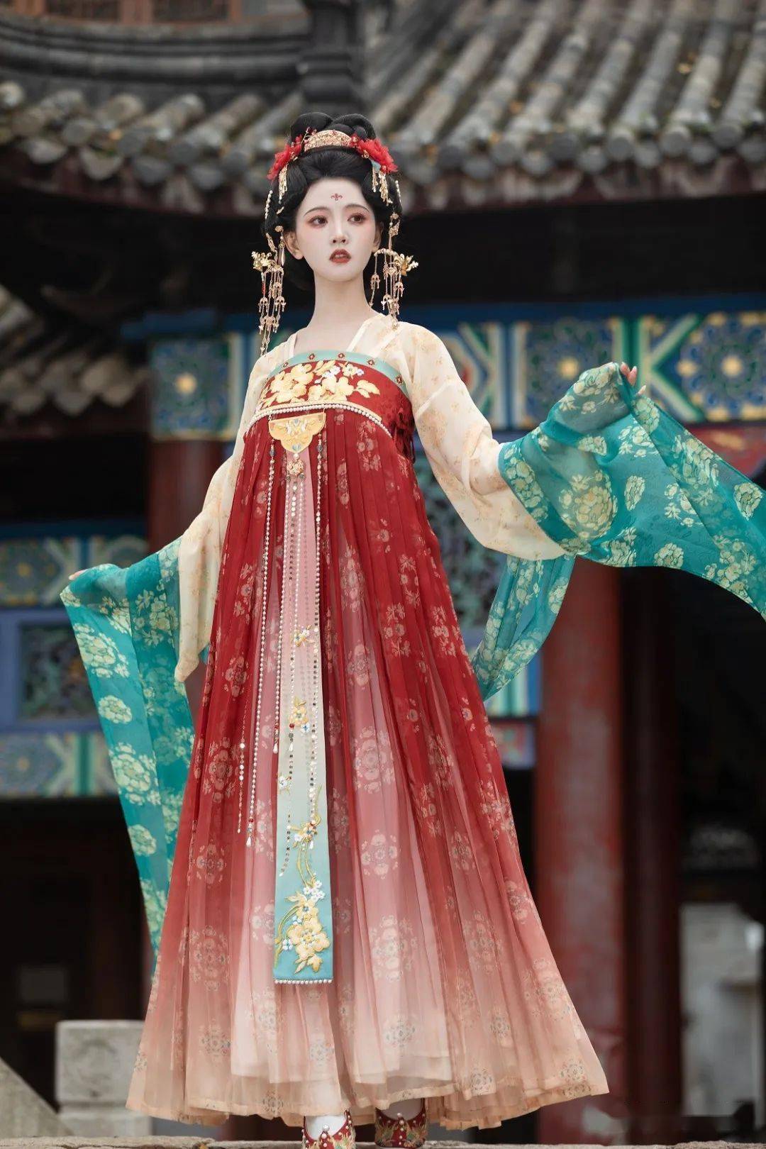 汉服新品【并蒂荣华】【迷蝶】【对风穿花满地金】加久久v信chht-jj有