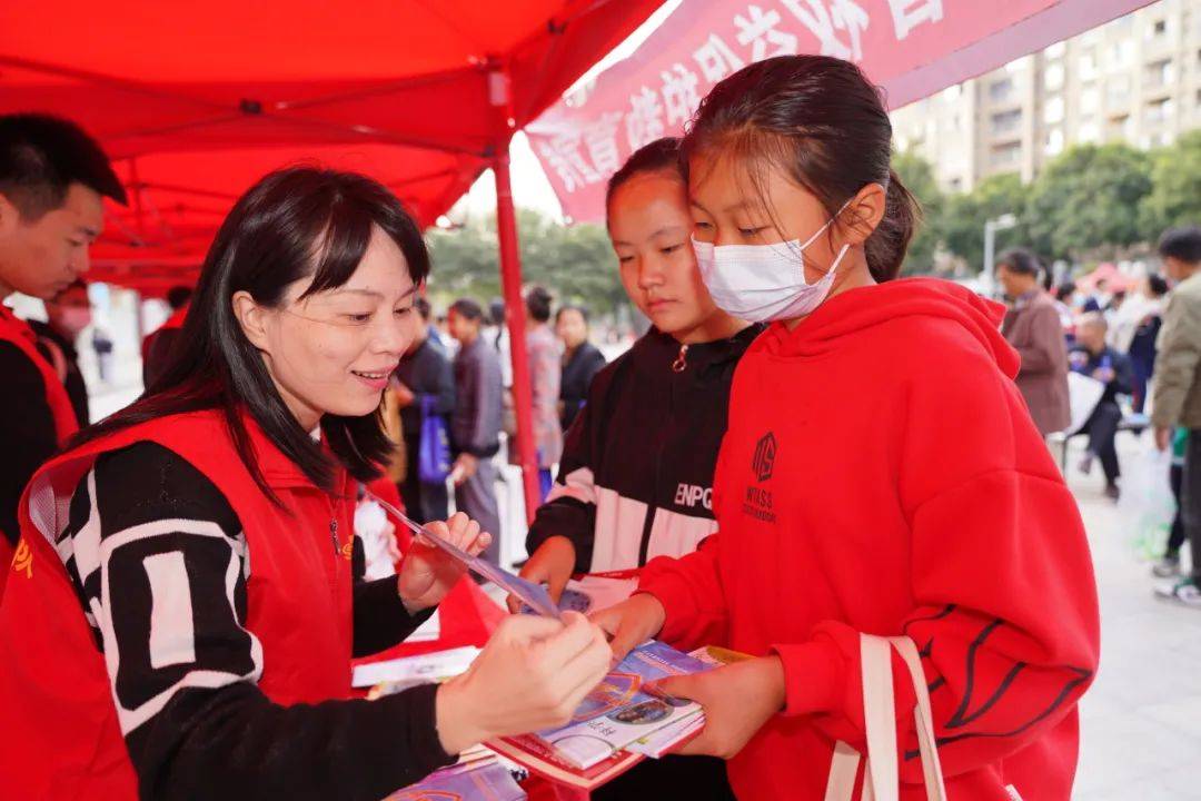 陈嘉新 摄依托新时代文明实践站为居民提供"充电"好去处本场活动得到