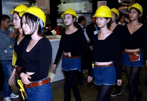 老电工抽烟被罚200，一气之下回家休息，下午车间瘫痪，老板懵了！