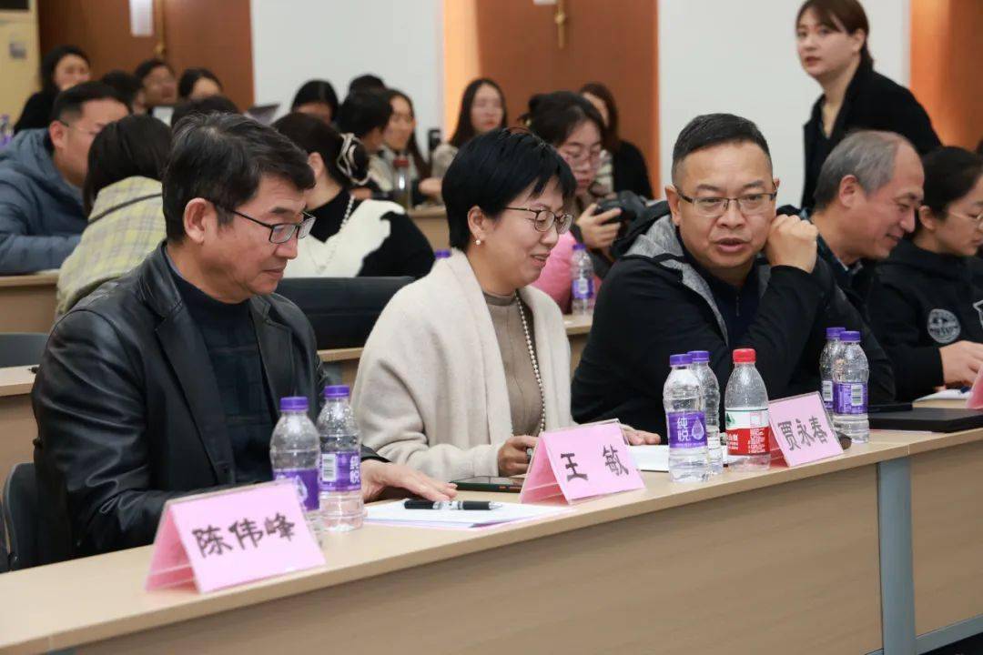 上海市首届班主任队伍建设周暨闵行区中学主题班会研讨活动在七宝中学