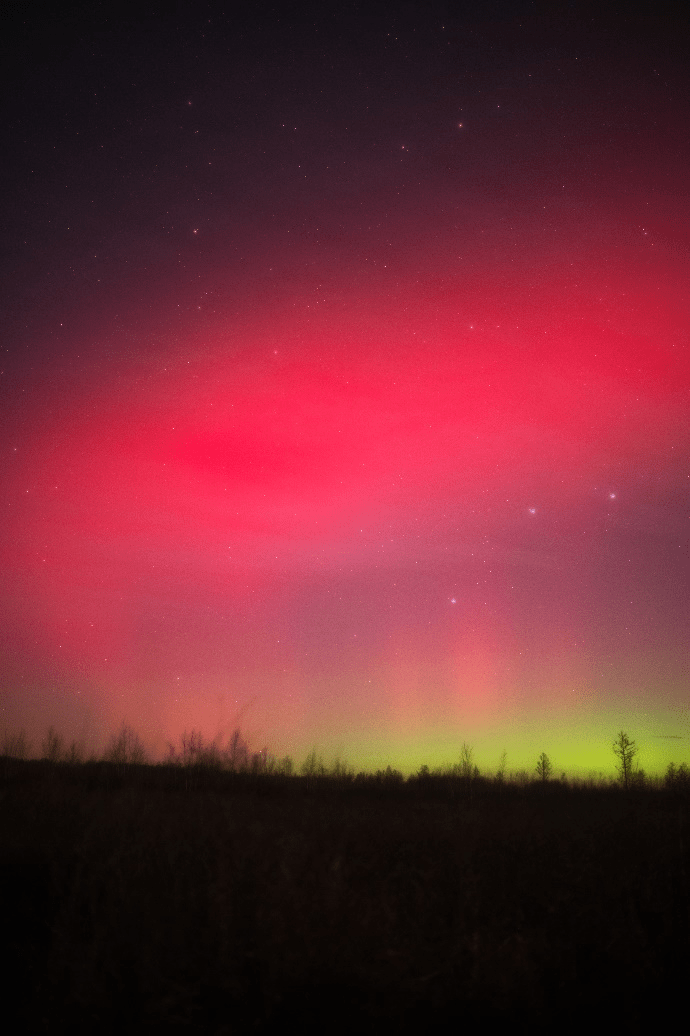 新闻有观点 | 本周人物:拍下极光与月晕同框,背后是怎样的"天象摄影师