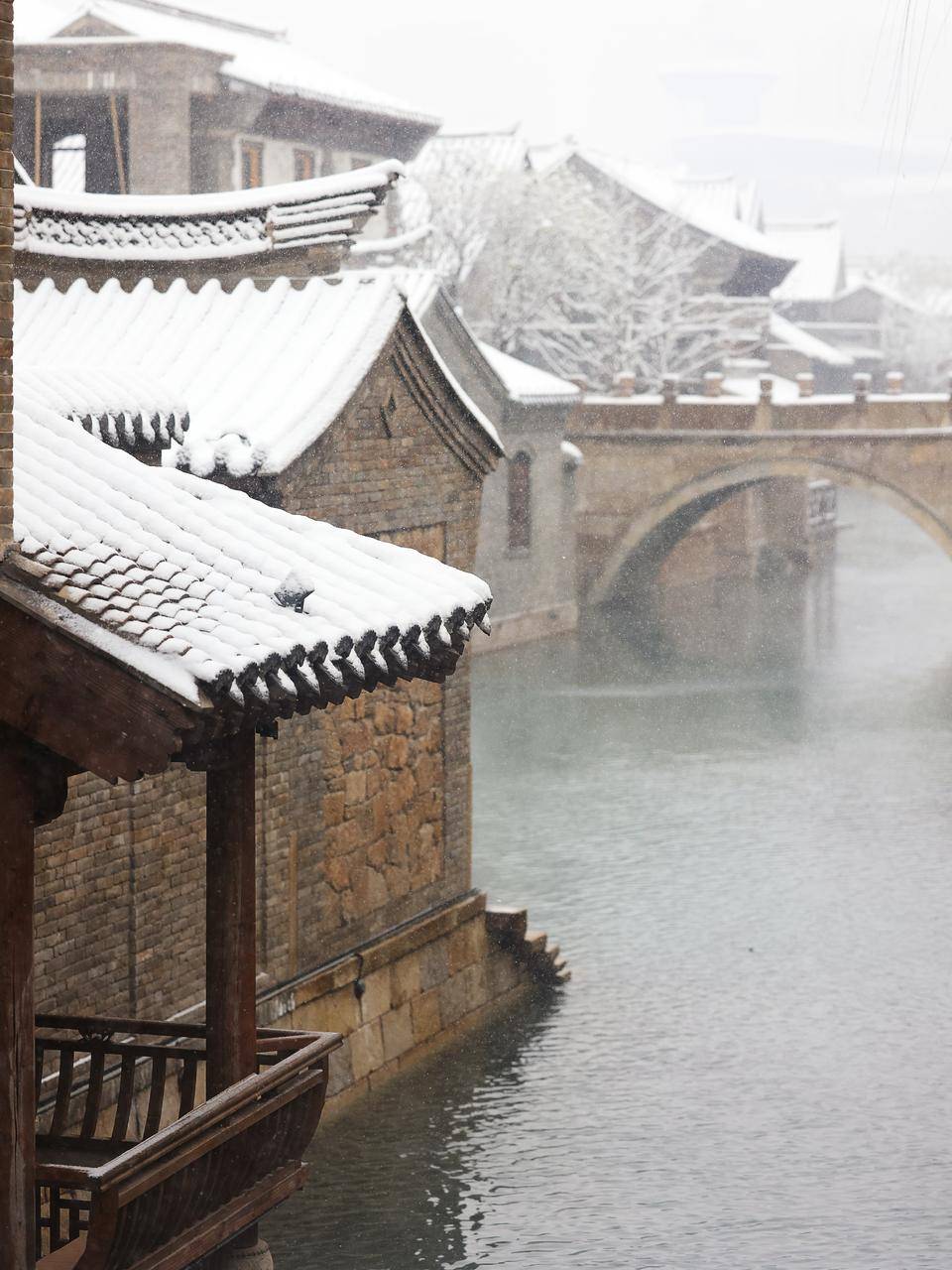 形容古城的雪景图片