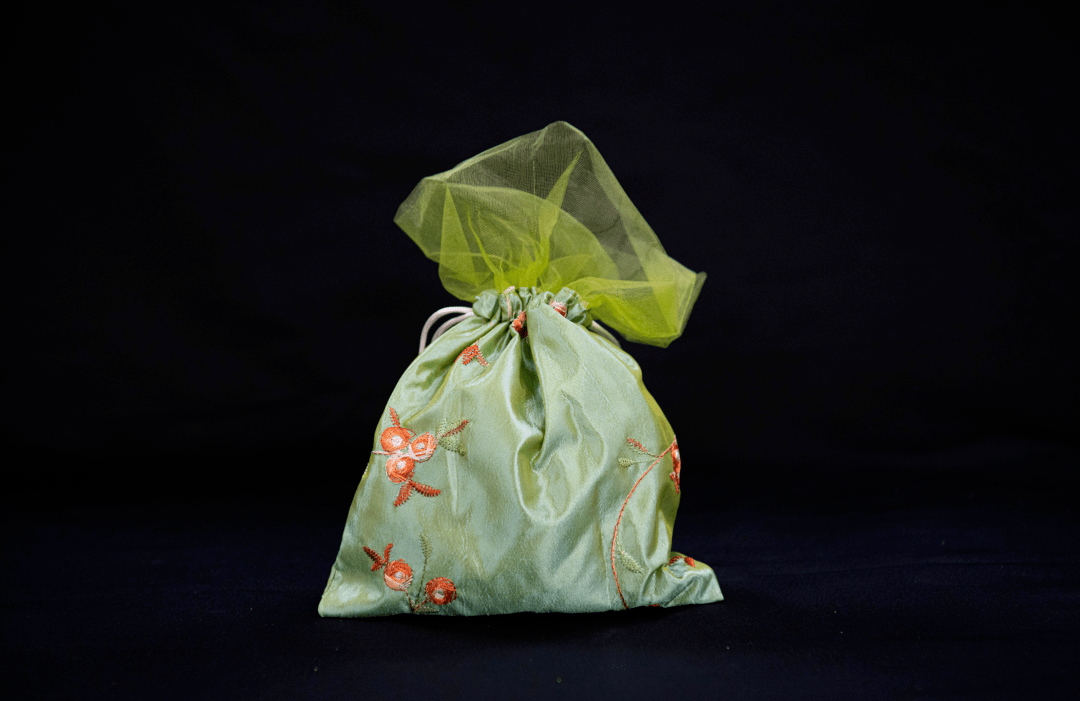 如何在互联网医院下单?第一步:关注"浙江省中医院"服务号/订阅号.