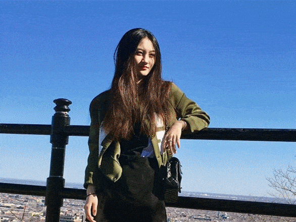 她6岁被成龙抱着上春晚,却因长相遭骂退圈出国,如今她长成这样_陆子艺