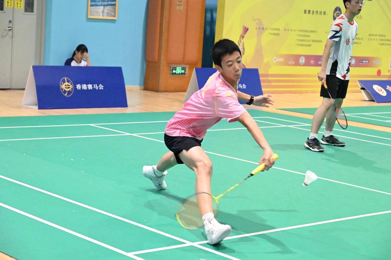 广州市第十六届"市长杯"大中小学校羽毛球赛(越秀赛区)开赛_越秀区