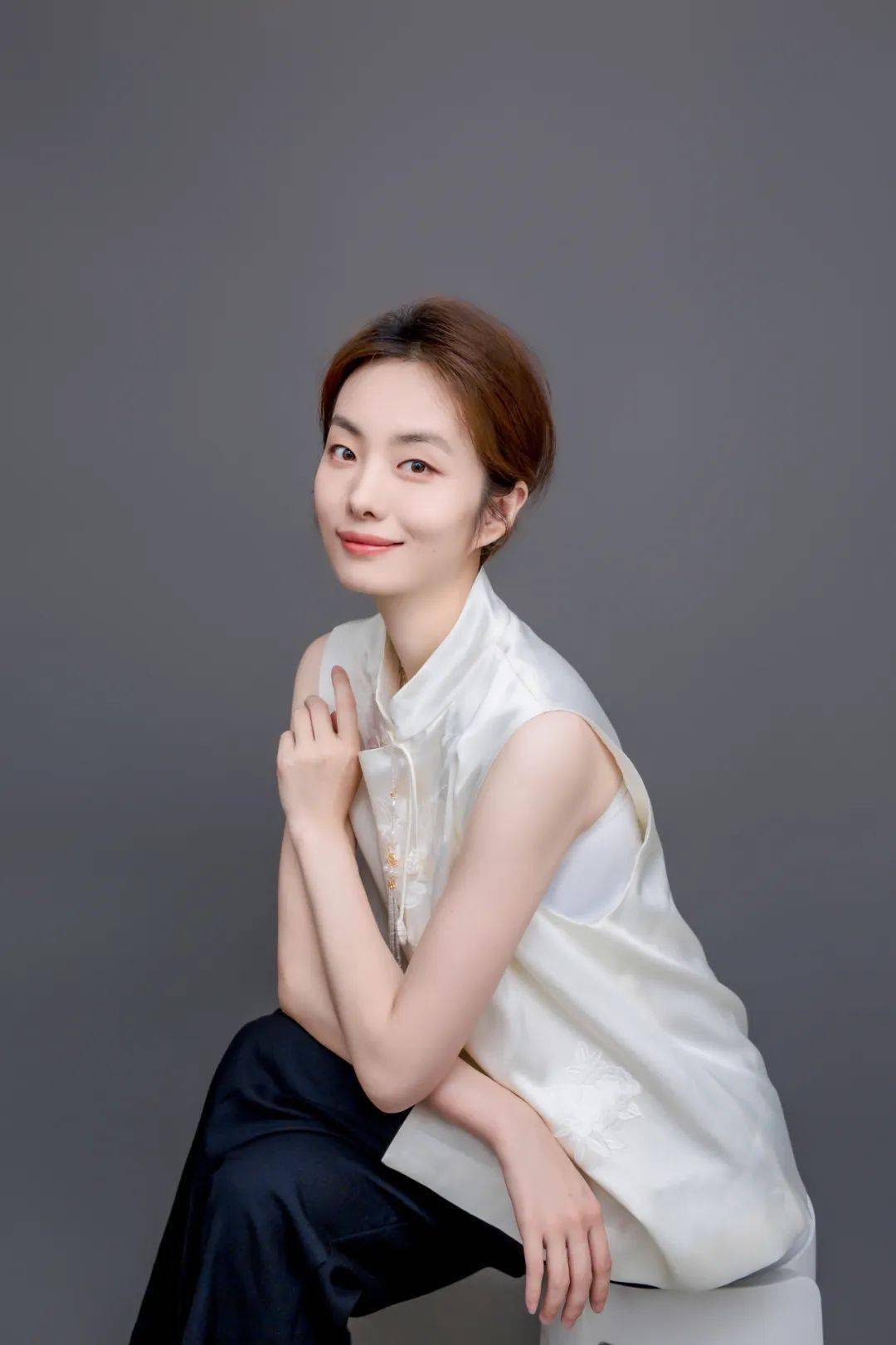 林婷,戏剧影视学院表演系讲师,研究方向为舞蹈编创,动作分析.