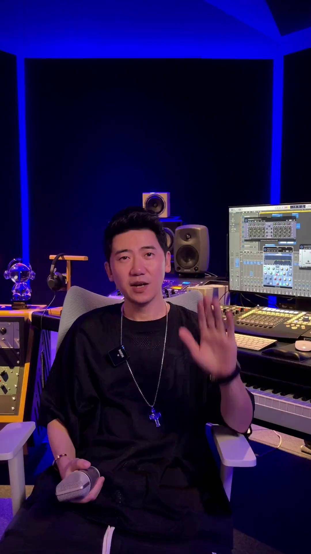 揭秘最受欢迎麦克风u87的秘密 陪伴我10多年的麦克风王绎龙 电音之王