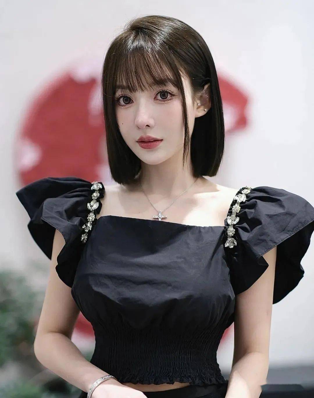 清凉一夏洋气又自然的清凉短发每一缕头发都透露着甜美可爱的气息