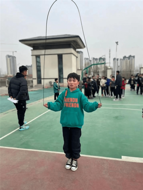 江苏省丰县凤城实验学校:"跳"出活力,"踢"出精彩_比赛_运动_活动