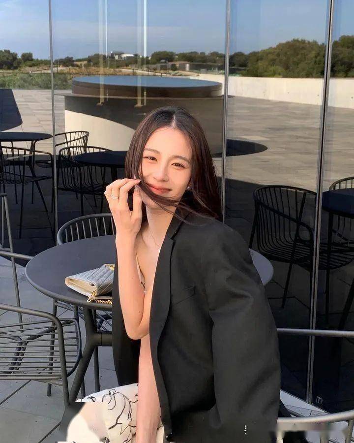 笑靥如花绽春日,温暖而灿烂_意思_风之_音韵