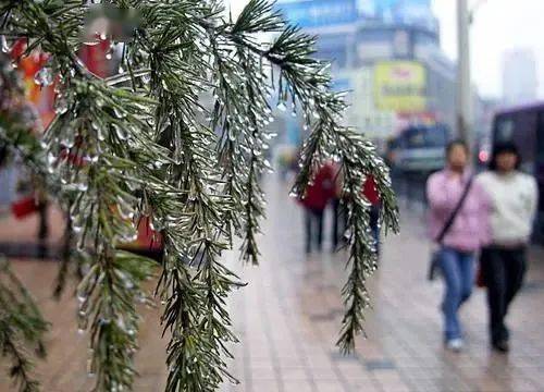 雨雪夜间将至 →