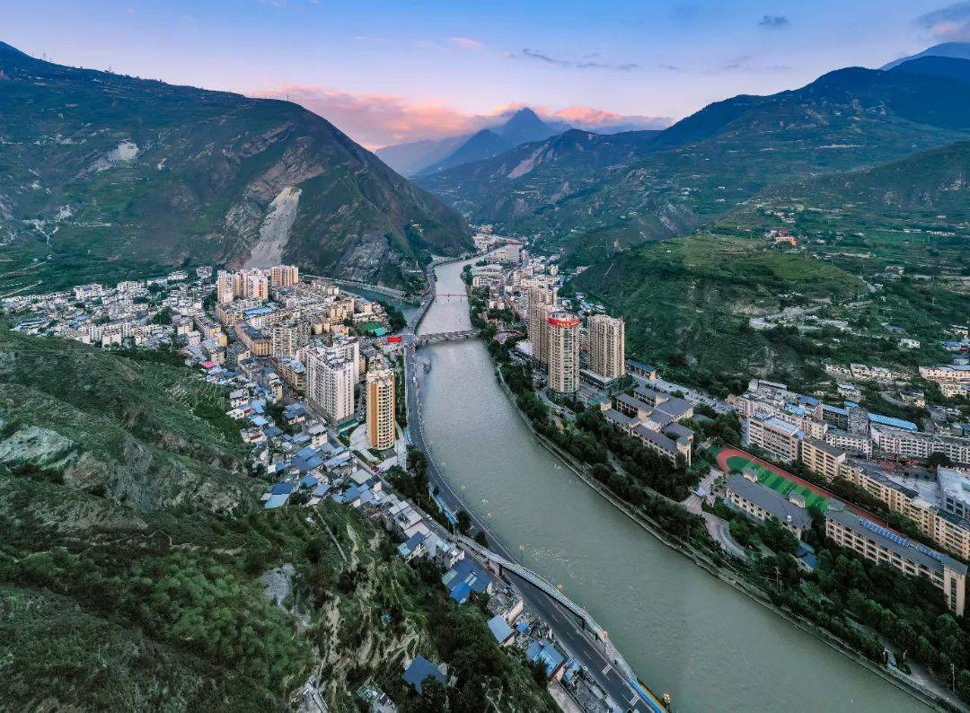 在这美丽的季节,来熊猫家园·康养汶川,许您一场历史与美景的视听盛宴