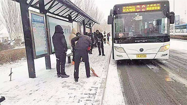 靈活調度 保障出行城市公交受降雪影響,銀川火車站部分旅客列車可能