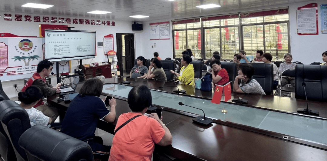 【文明澄迈】澄迈开展医疗健康志愿服务活动_群众_柯医生_问题