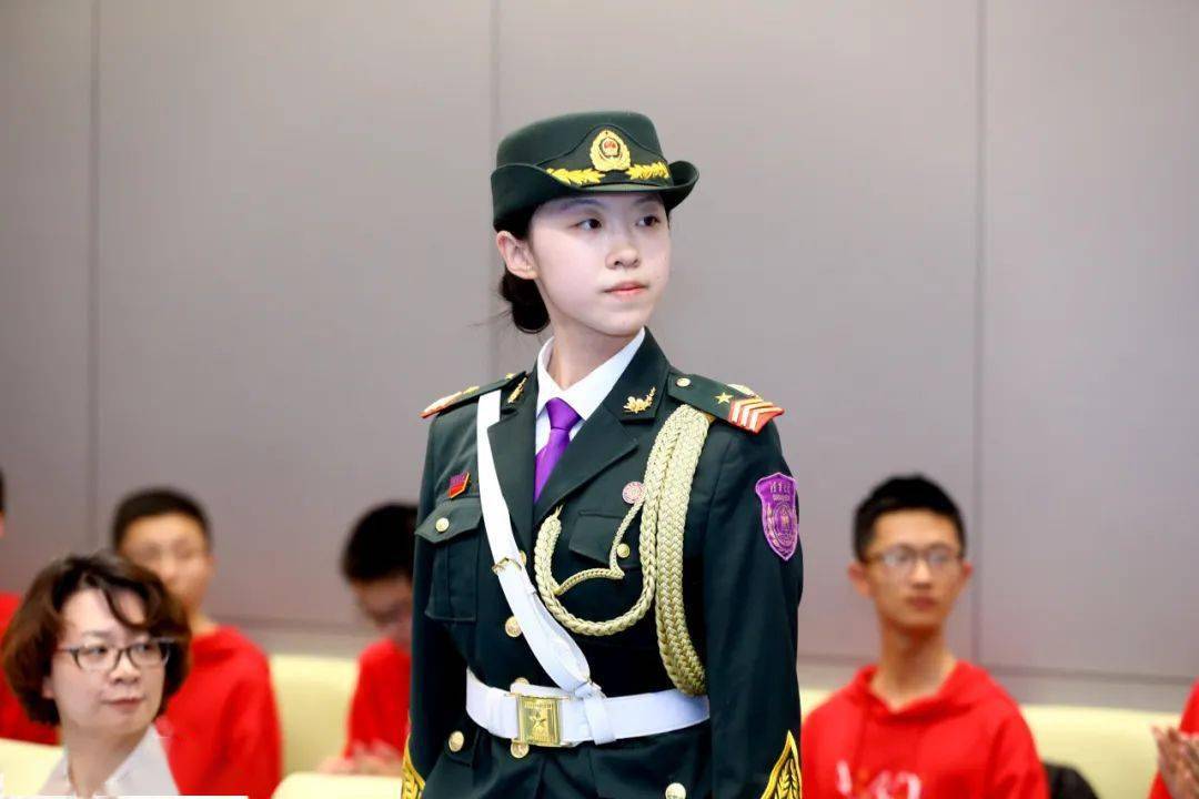 余音丨邓欣怡:踏雪寻梅_时候_动作_位置